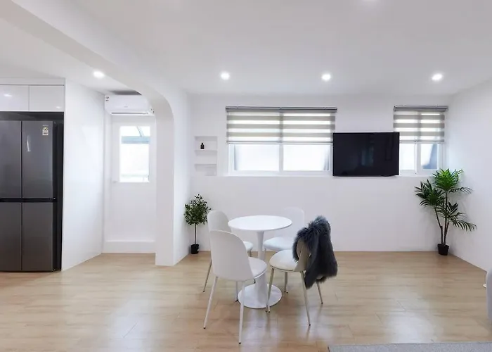 3room+2bathroom Hongdae 1exit *