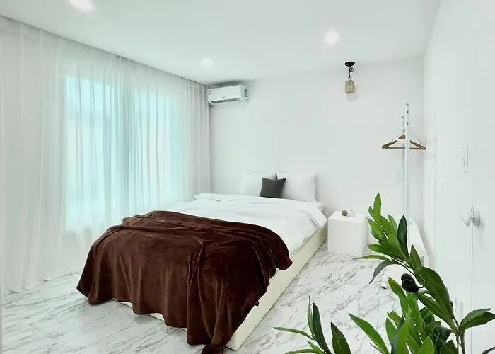 Villa 3room+2bathroom Hongdae 1exit *